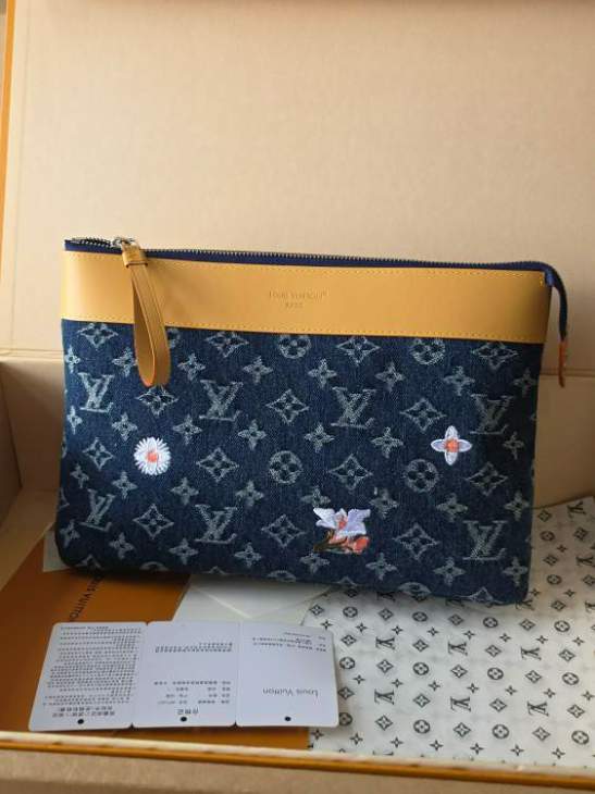 Picture of Louis Vuitton Wallets _SKUfw242320258fw